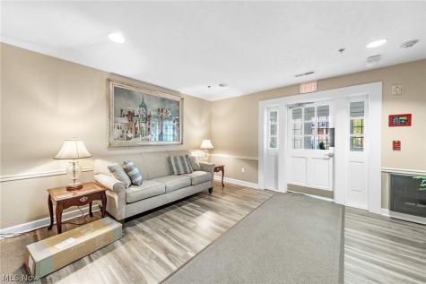 2885 Pease Drive Rocky River OH 44116