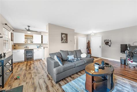 2885 Pease Drive Rocky River OH 44116