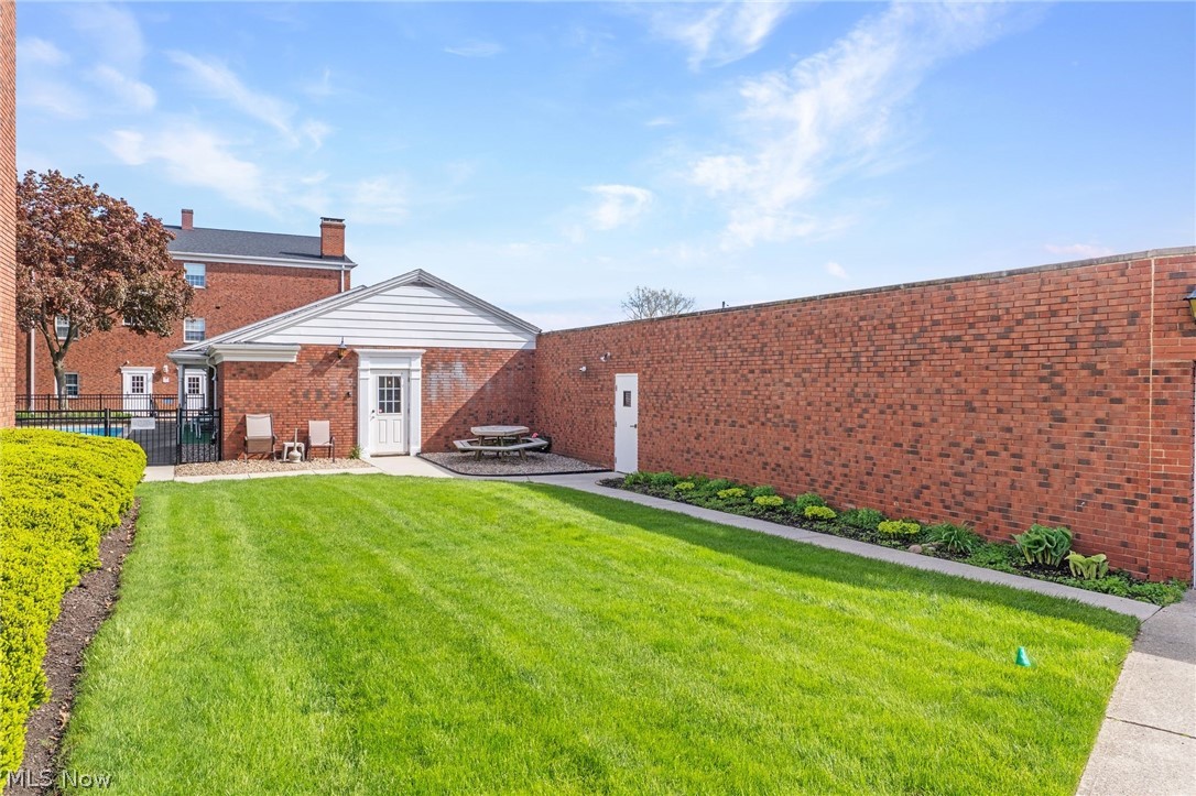 2885 Pease Drive Rocky River OH 44116
