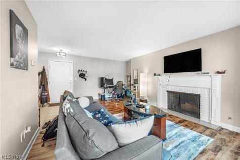 2885 Pease Drive Rocky River OH 44116