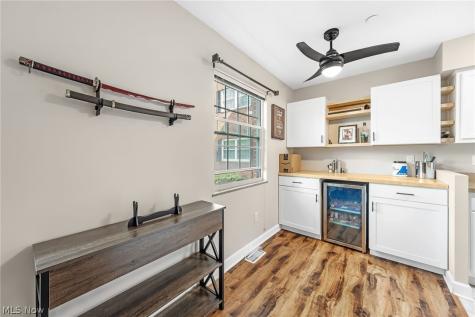 2885 Pease Drive Rocky River OH 44116