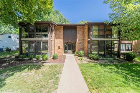 22958 Maple Ridge Road North Olmsted OH 44070