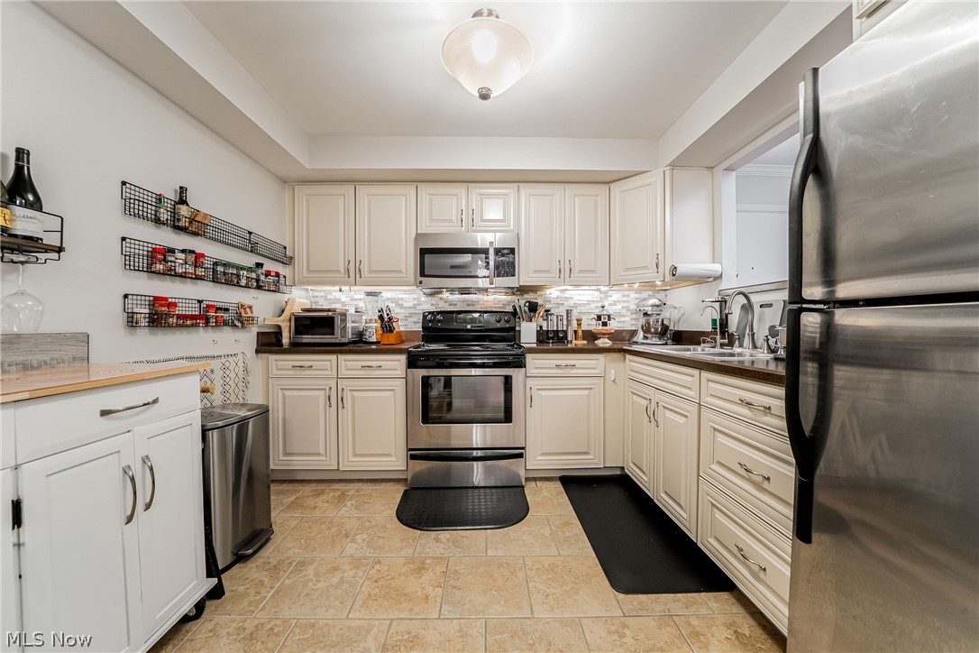 22958 Maple Ridge Road North Olmsted OH 44070
