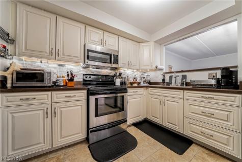 22958 Maple Ridge Road North Olmsted OH 44070