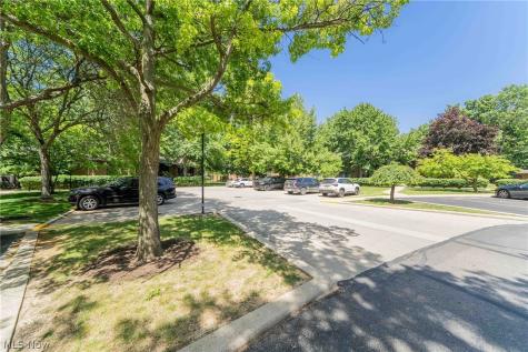 22958 Maple Ridge Road North Olmsted OH 44070