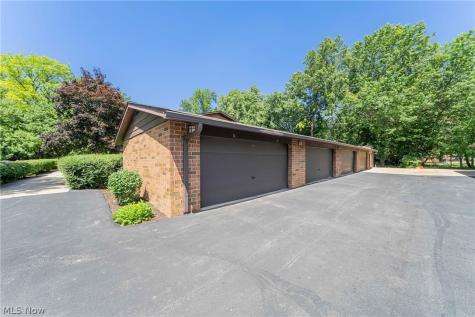 22958 Maple Ridge Road North Olmsted OH 44070