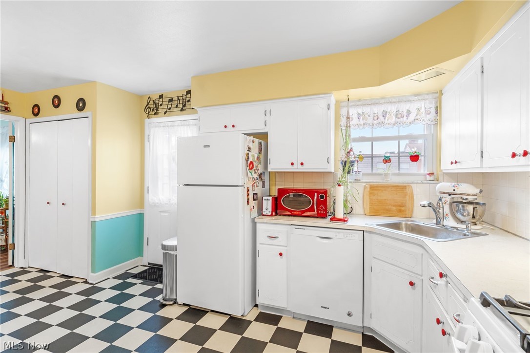 2719 Pease Drive Rocky River OH 44116
