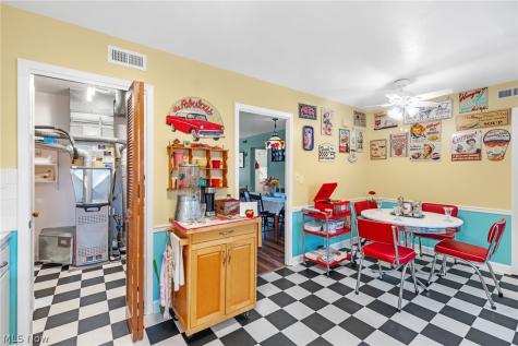 2719 Pease Drive Rocky River OH 44116
