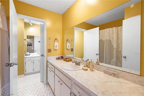 2719 Pease Drive Rocky River OH 44116