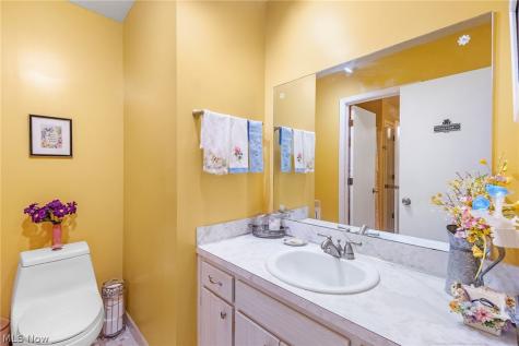 2719 Pease Drive Rocky River OH 44116