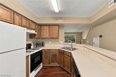 15528 Foxglove Lane Middleburg Heights OH 44130