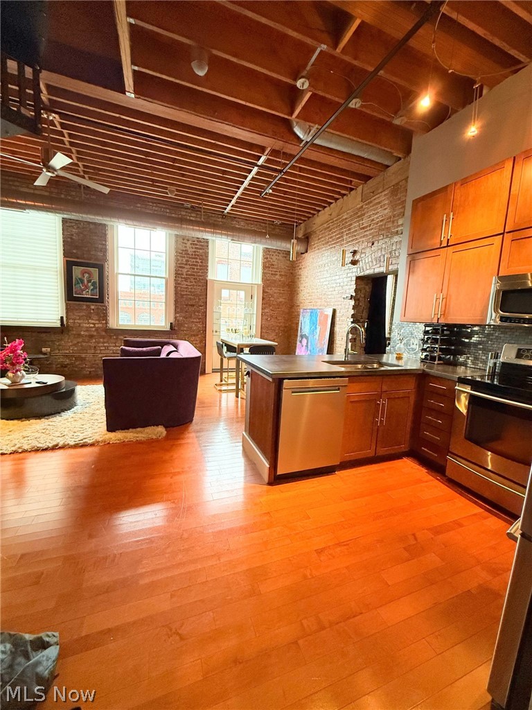1260 W 4th Street Cleveland OH 44113