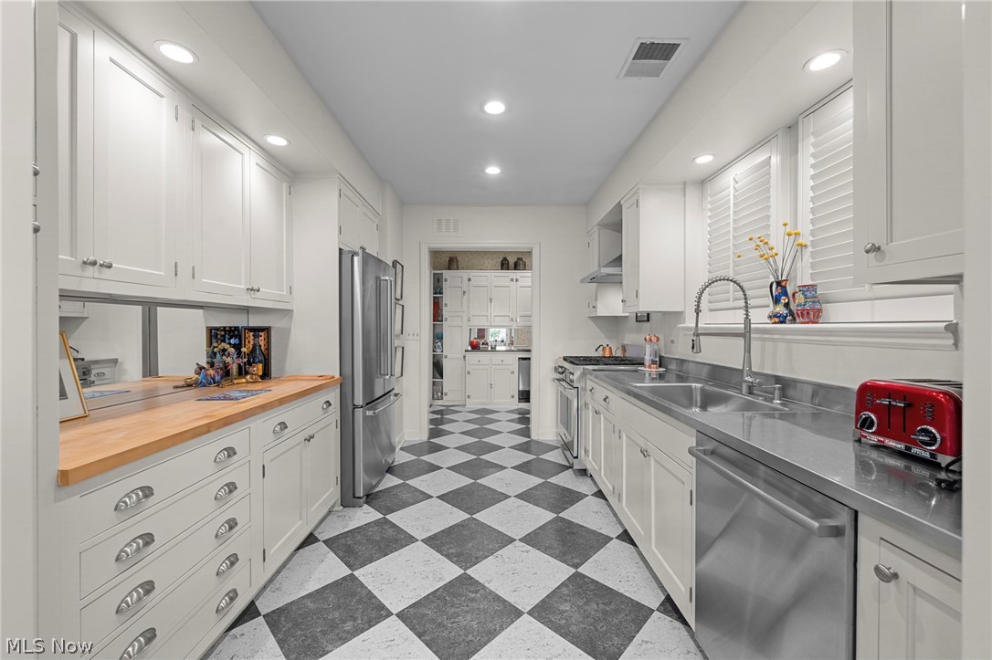 13415 Shaker Boulevard Cleveland OH 44120