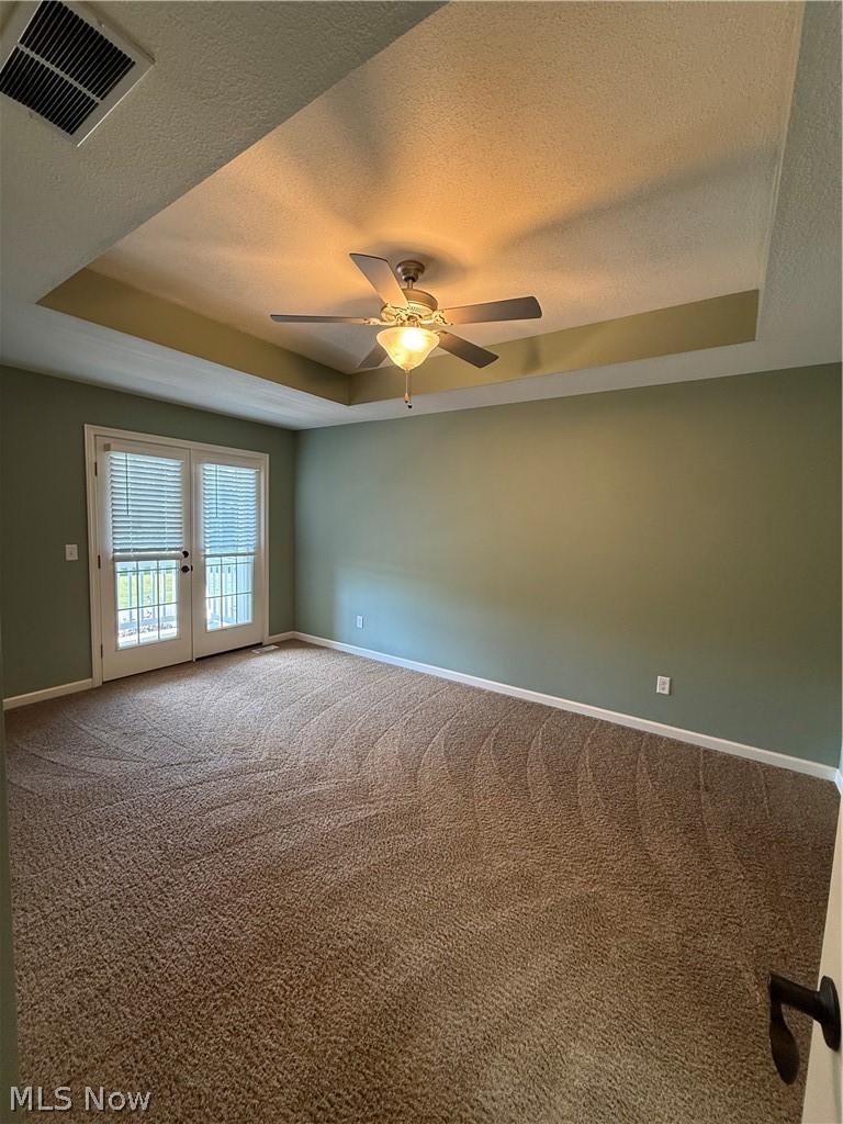 15 Town Square Boulevard Columbiana OH 44408