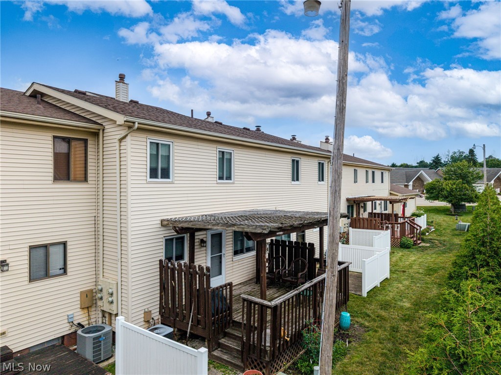 376 Deepwood Drive Wadsworth OH 44281