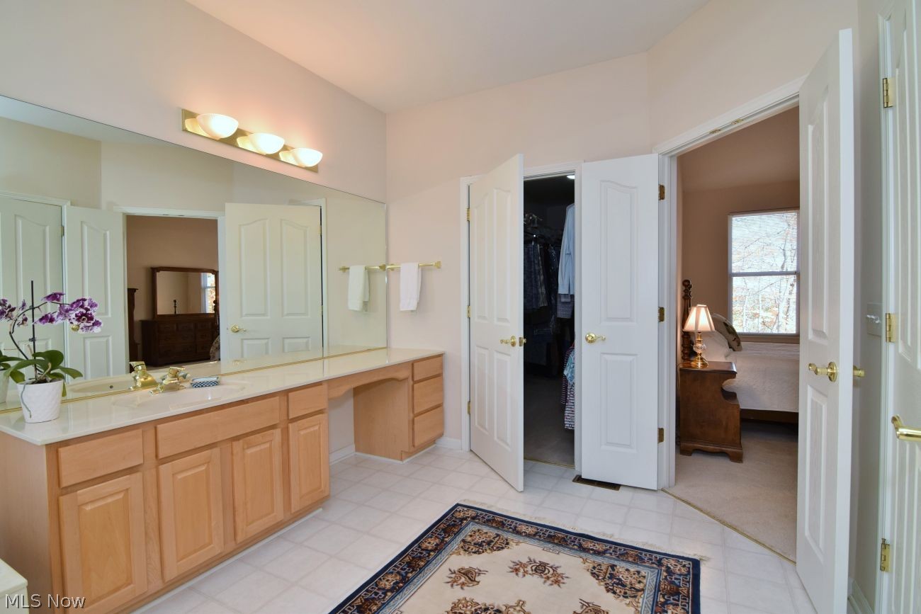 528 Covington Lane Chagrin Falls OH 44023
