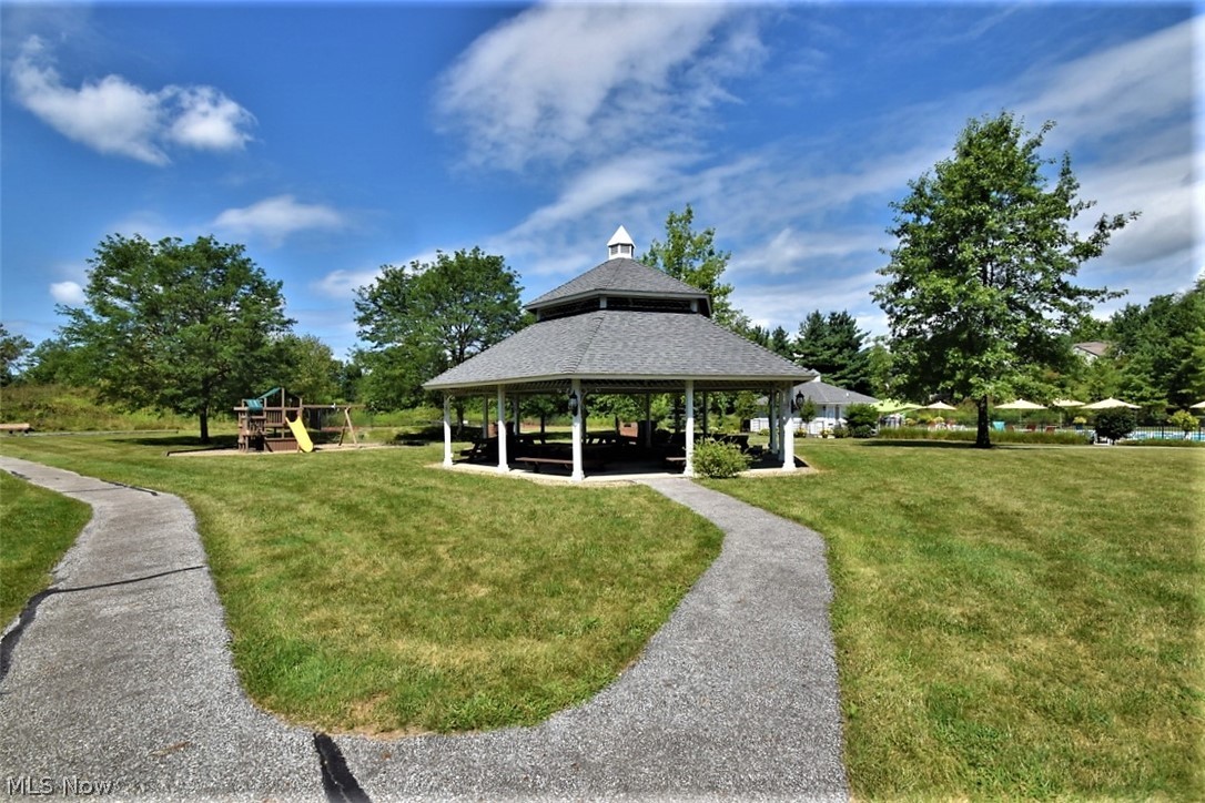 528 Covington Lane Chagrin Falls OH 44023