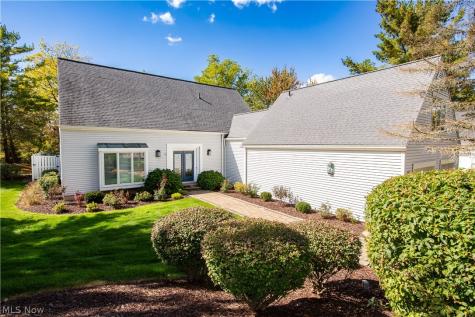 975 Meadowlark Circle Aurora OH 44202