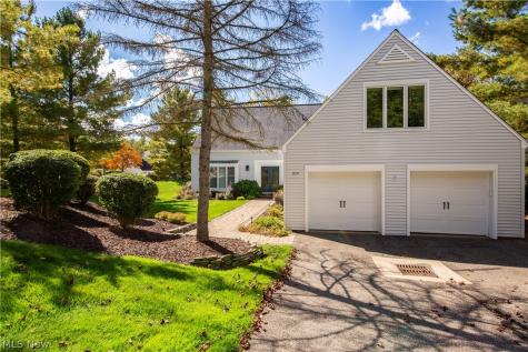 975 Meadowlark Circle Aurora OH 44202