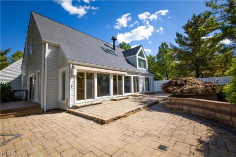 975 Meadowlark Circle Aurora OH 44202