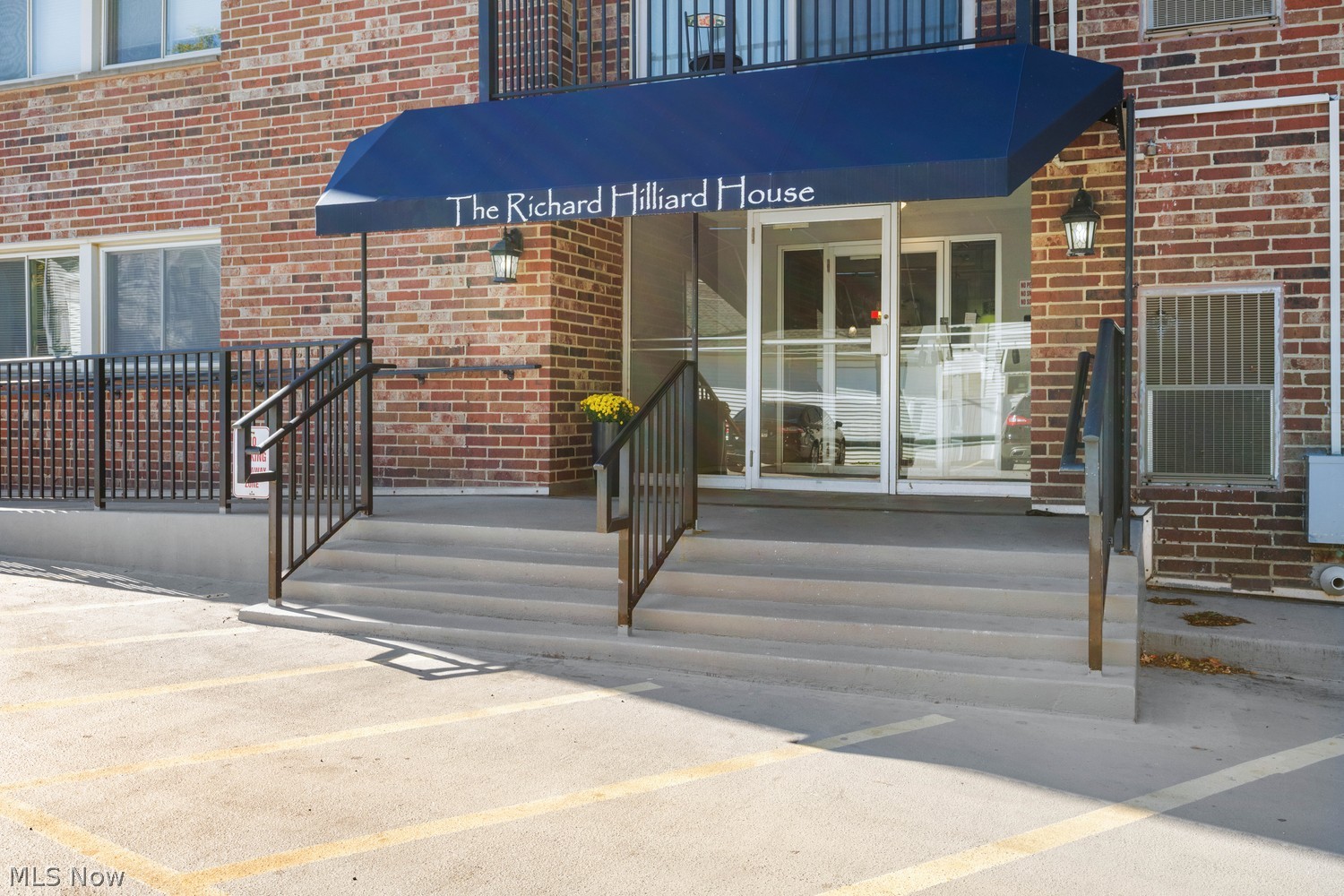 Lakewood OH, 15555 Hilliard Road, Unit 702B