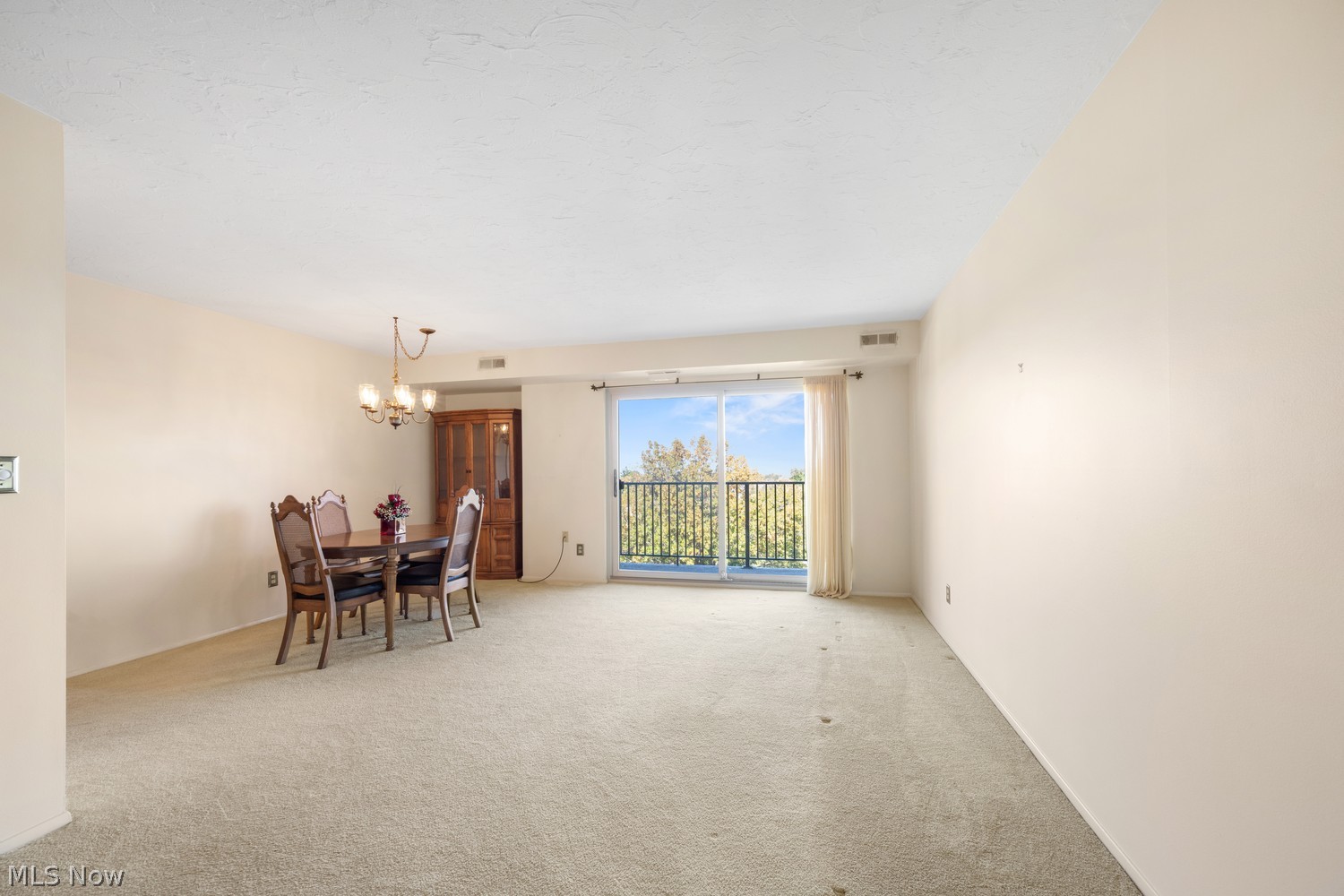 15555 Hilliard Road Lakewood OH 44107