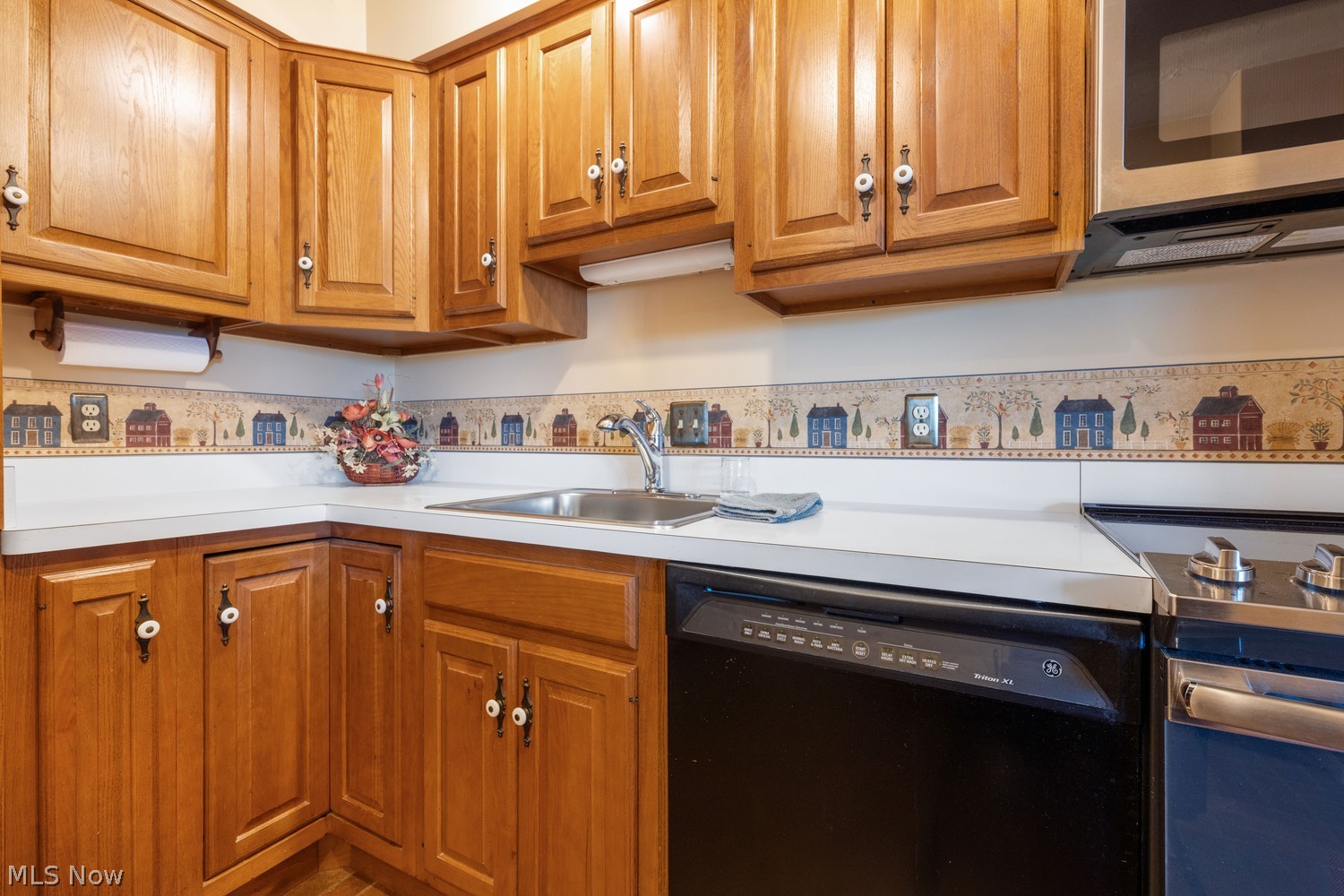 15555 Hilliard Road Lakewood OH 44107