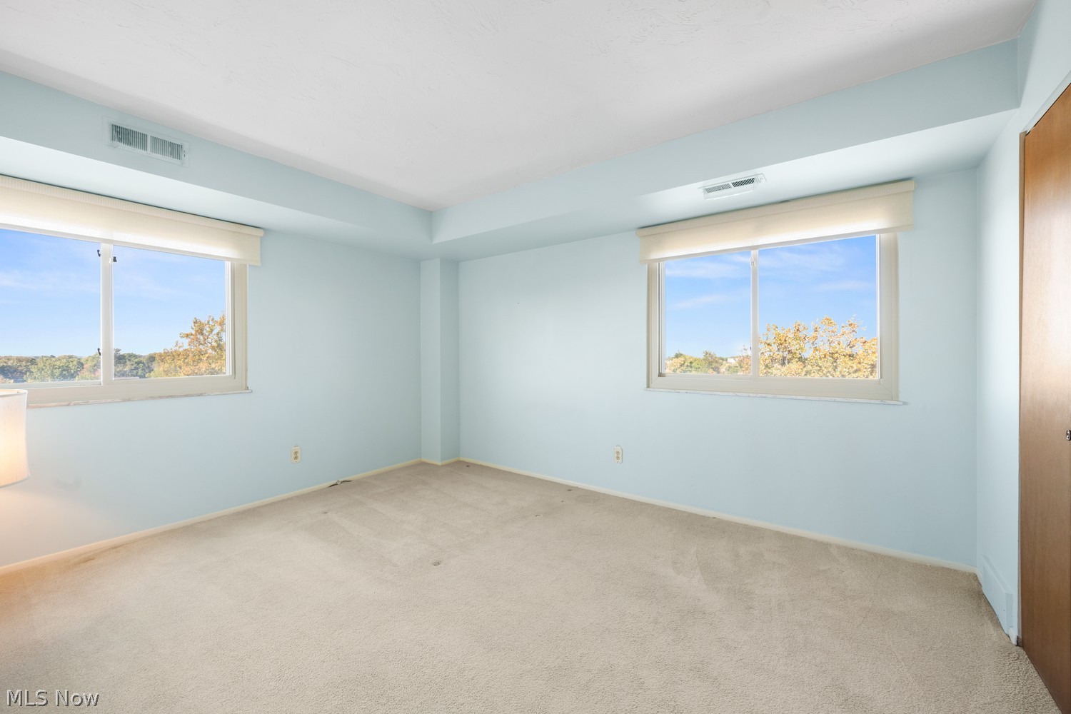15555 Hilliard Road Lakewood OH 44107