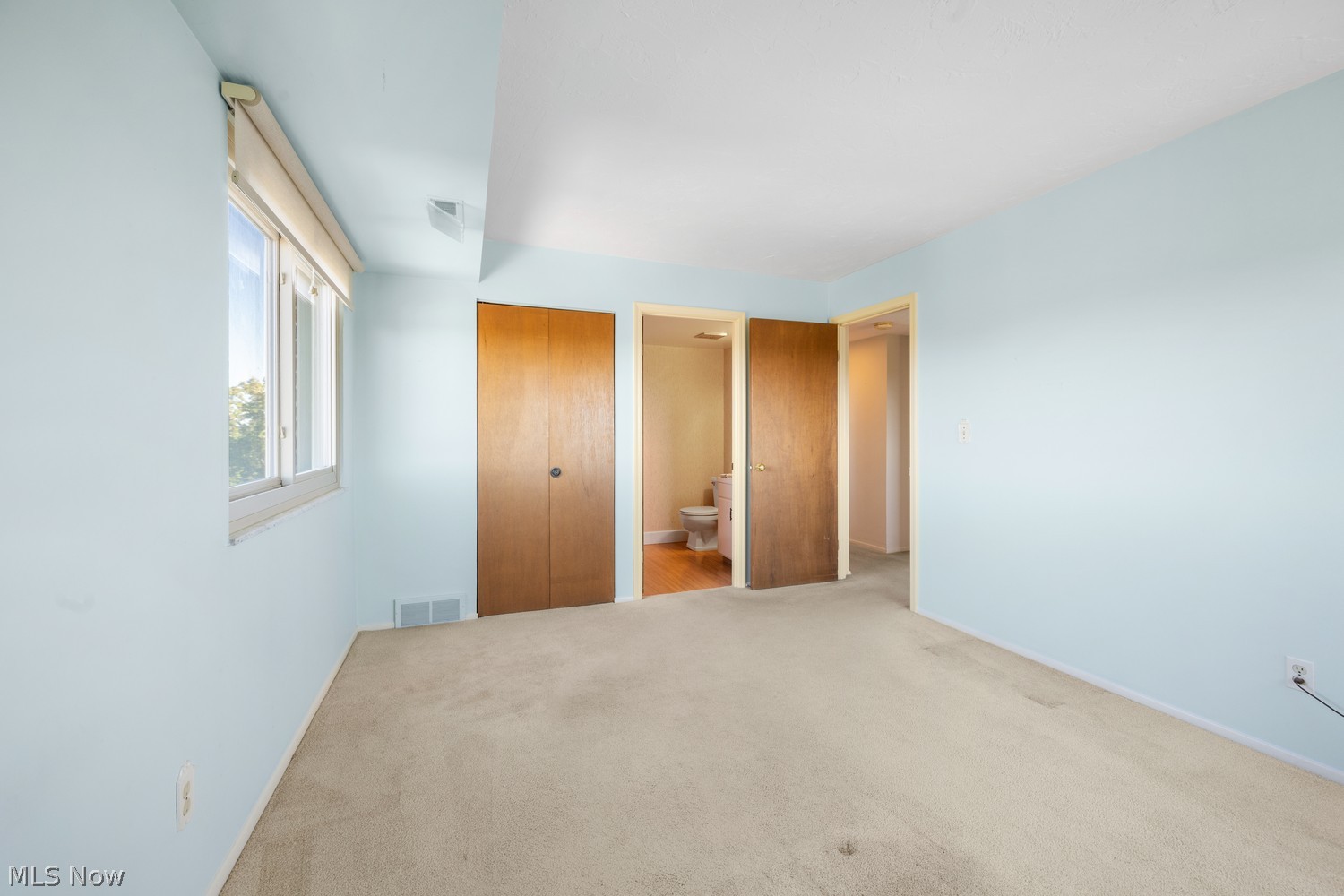 15555 Hilliard Road Lakewood OH 44107