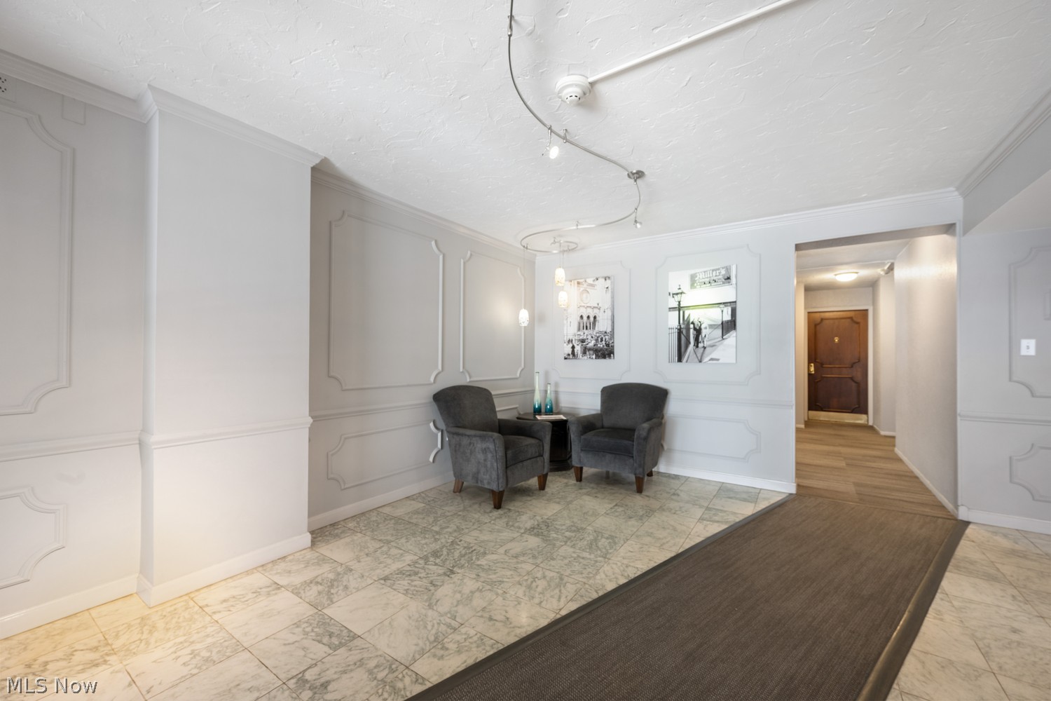 15555 Hilliard Road Lakewood OH 44107