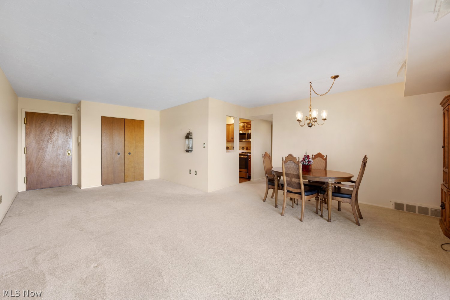15555 Hilliard Road Lakewood OH 44107