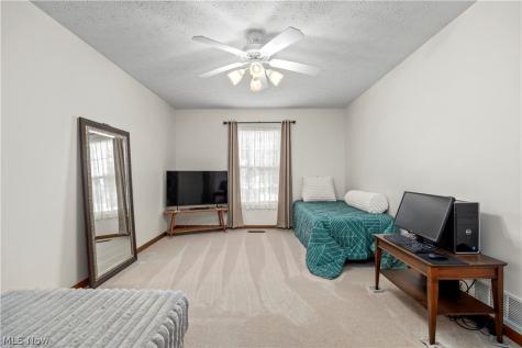 519 Heather Woods Drive Elyria OH 44035