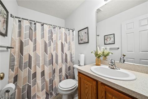 519 Heather Woods Drive Elyria OH 44035