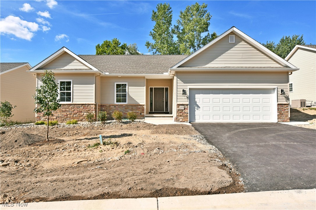 2261 Saddlebrook Cortland OH 44410