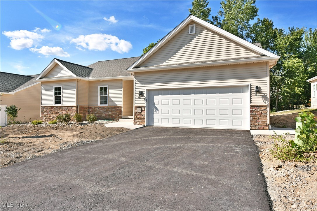 2261 Saddlebrook Cortland OH 44410