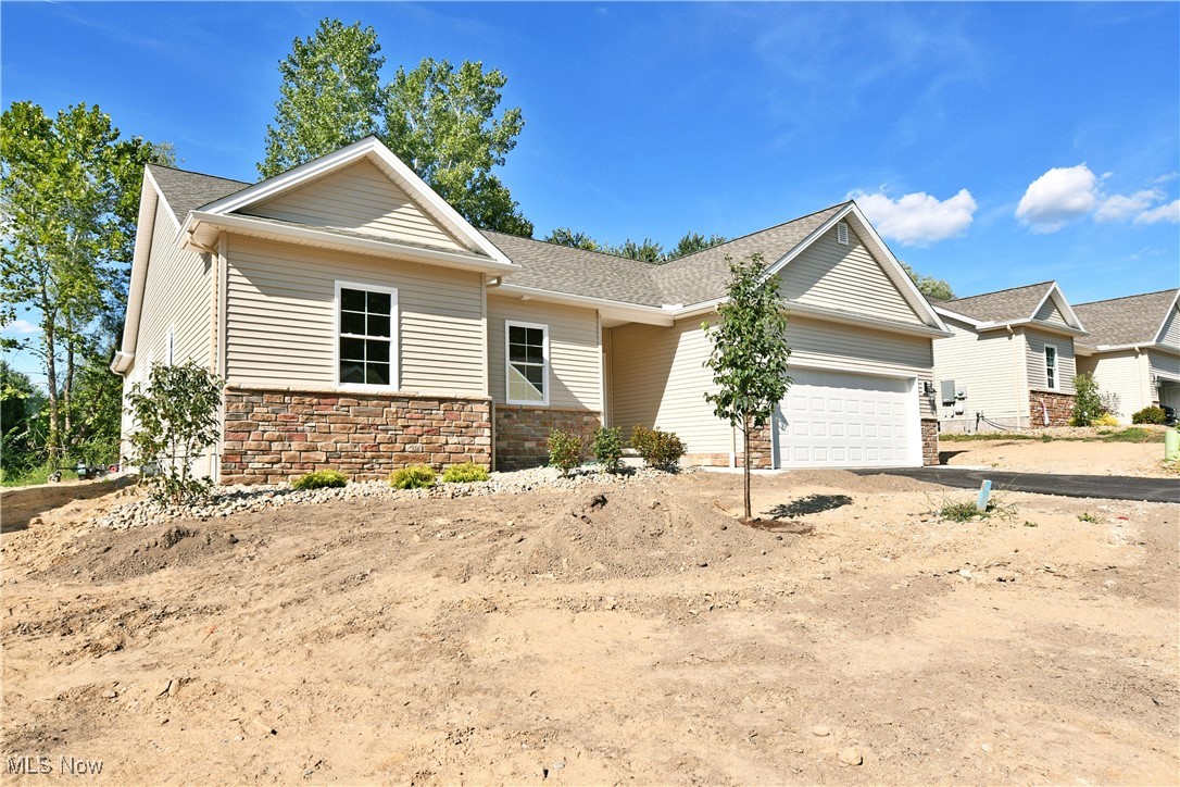 2261 Saddlebrook Cortland OH 44410