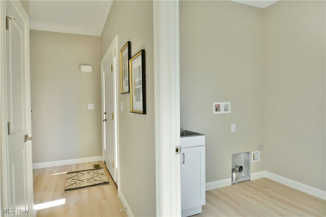 2261 Saddlebrook Cortland OH 44410