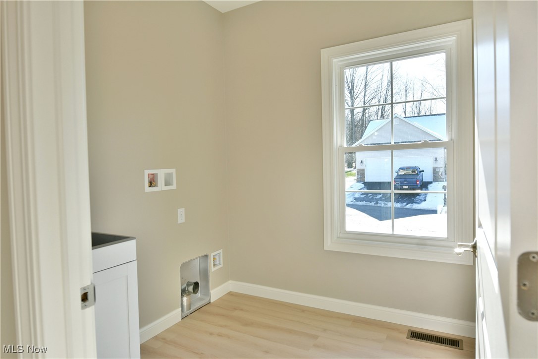 2261 Saddlebrook Cortland OH 44410