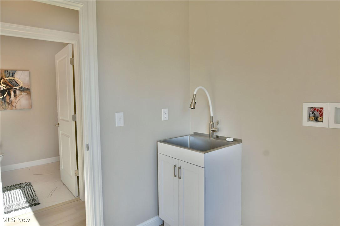 2261 Saddlebrook Cortland OH 44410