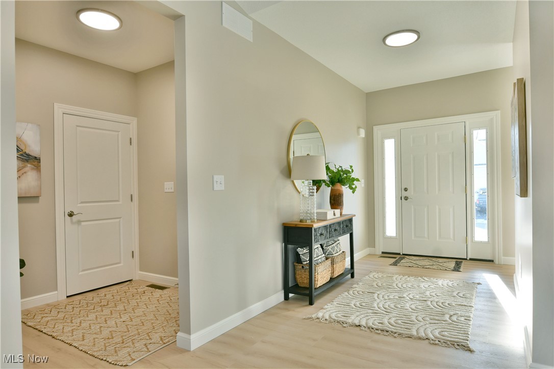2261 Saddlebrook Cortland OH 44410