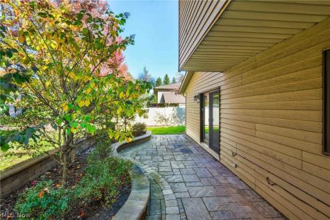 6620 Ivy Lane Middleburg Heights OH 44130