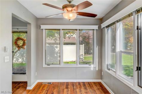 6620 Ivy Lane Middleburg Heights OH 44130