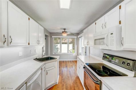6620 Ivy Lane Middleburg Heights OH 44130