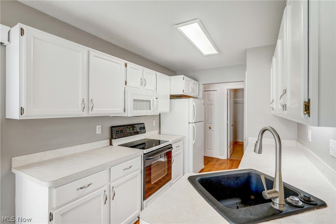 6620 Ivy Lane Middleburg Heights OH 44130