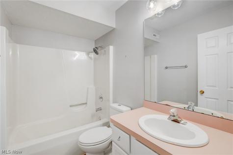 6620 Ivy Lane Middleburg Heights OH 44130