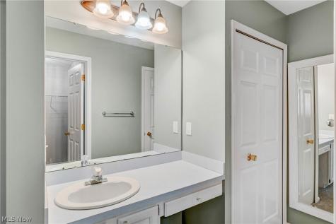 6620 Ivy Lane Middleburg Heights OH 44130
