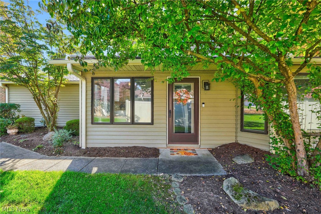 6620 Ivy Lane Middleburg Heights OH 44130
