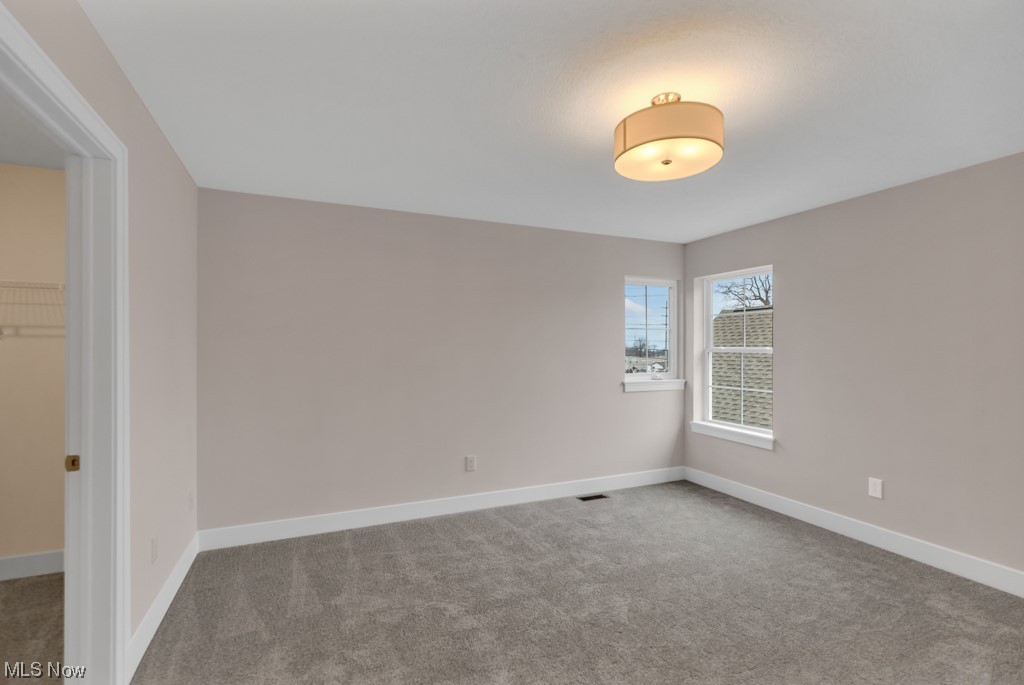 5051 Shepherds Glen Willoughby OH 44094