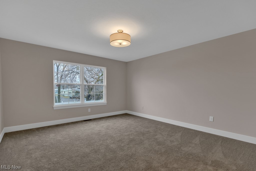 5051 Shepherds Glen Willoughby OH 44094