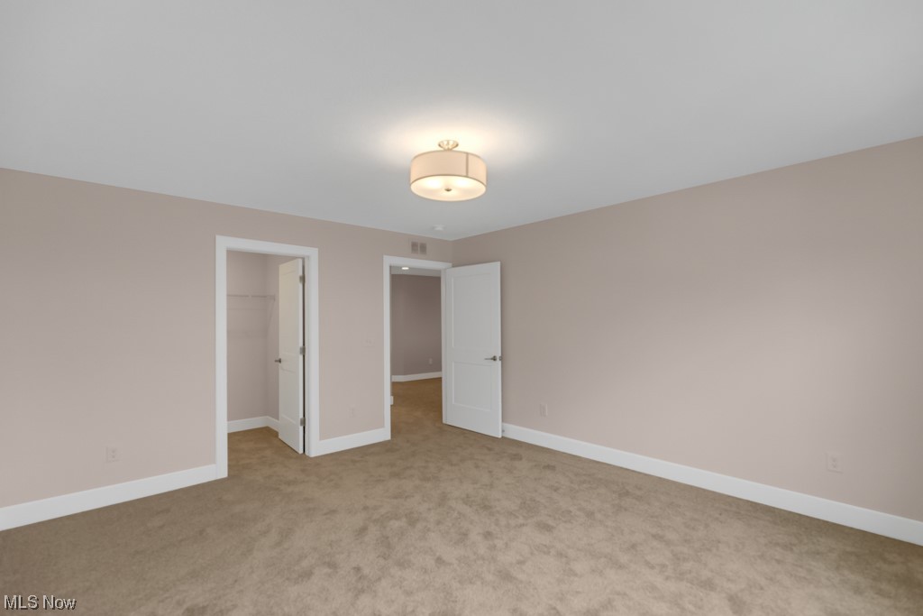 5051 Shepherds Glen Willoughby OH 44094